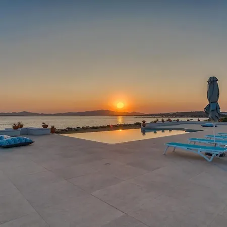 Searenity - Seafront Villa
