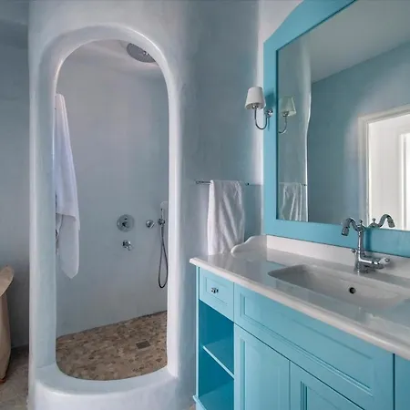 Searenity - Seafront Villa *